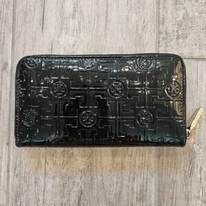 Tory Burch Patent Leather Emerson Logo Zip-Around Wallet Black Embossed Timeless